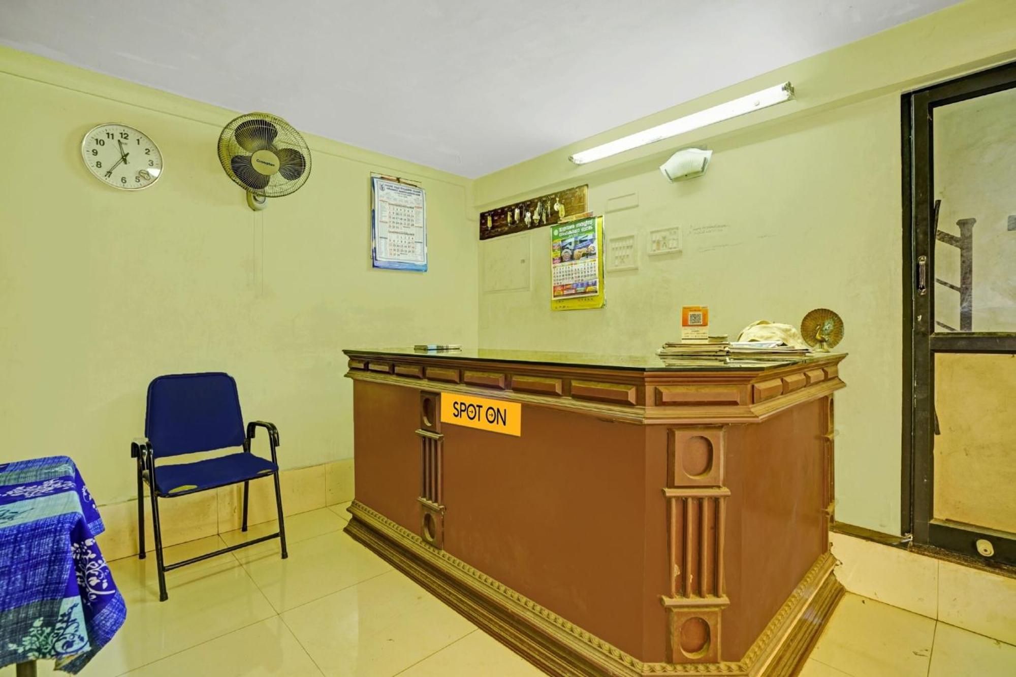 Hotel O Ss Residency Punalur Luaran gambar