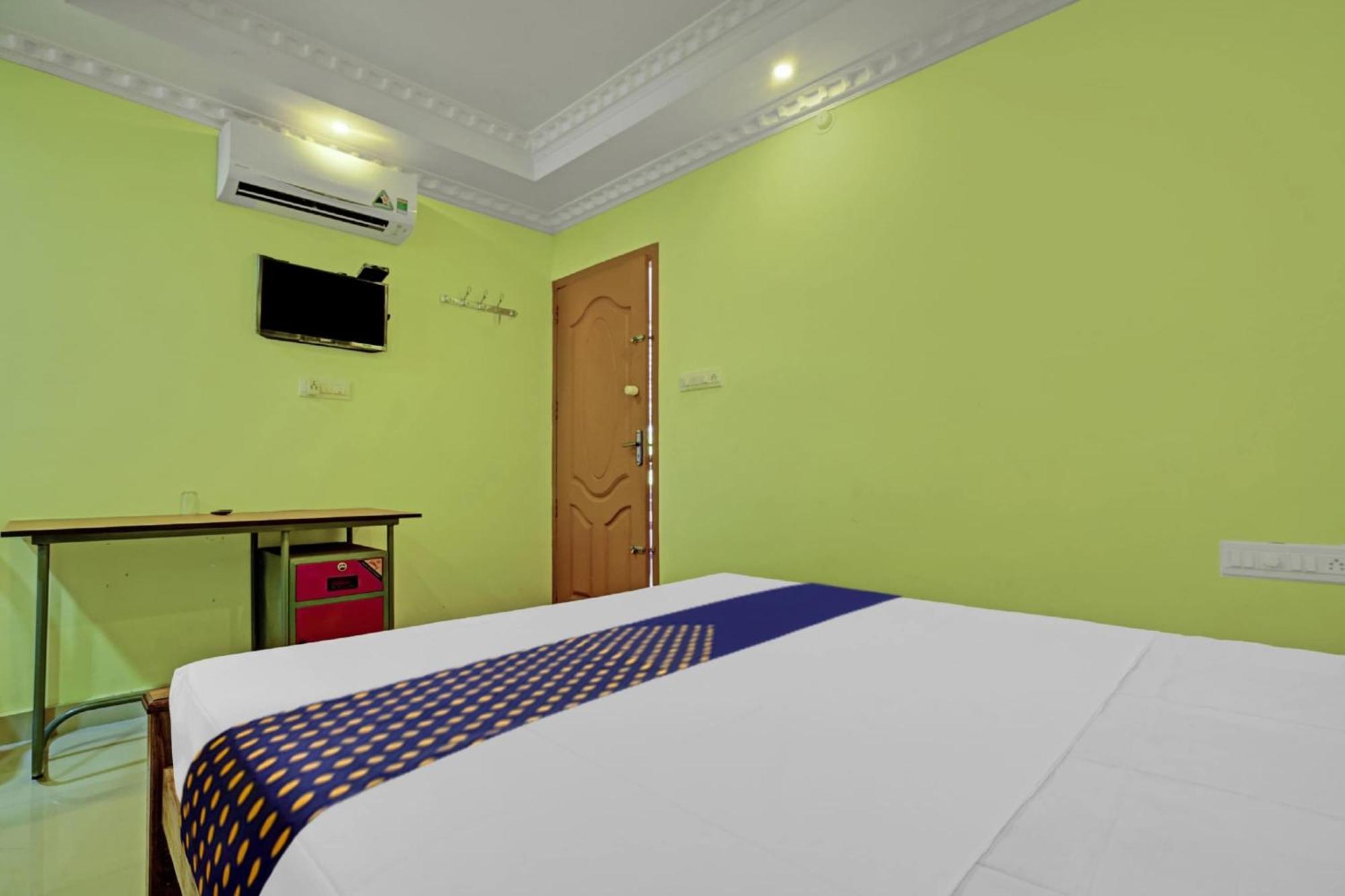 Hotel O Ss Residency Punalur Luaran gambar