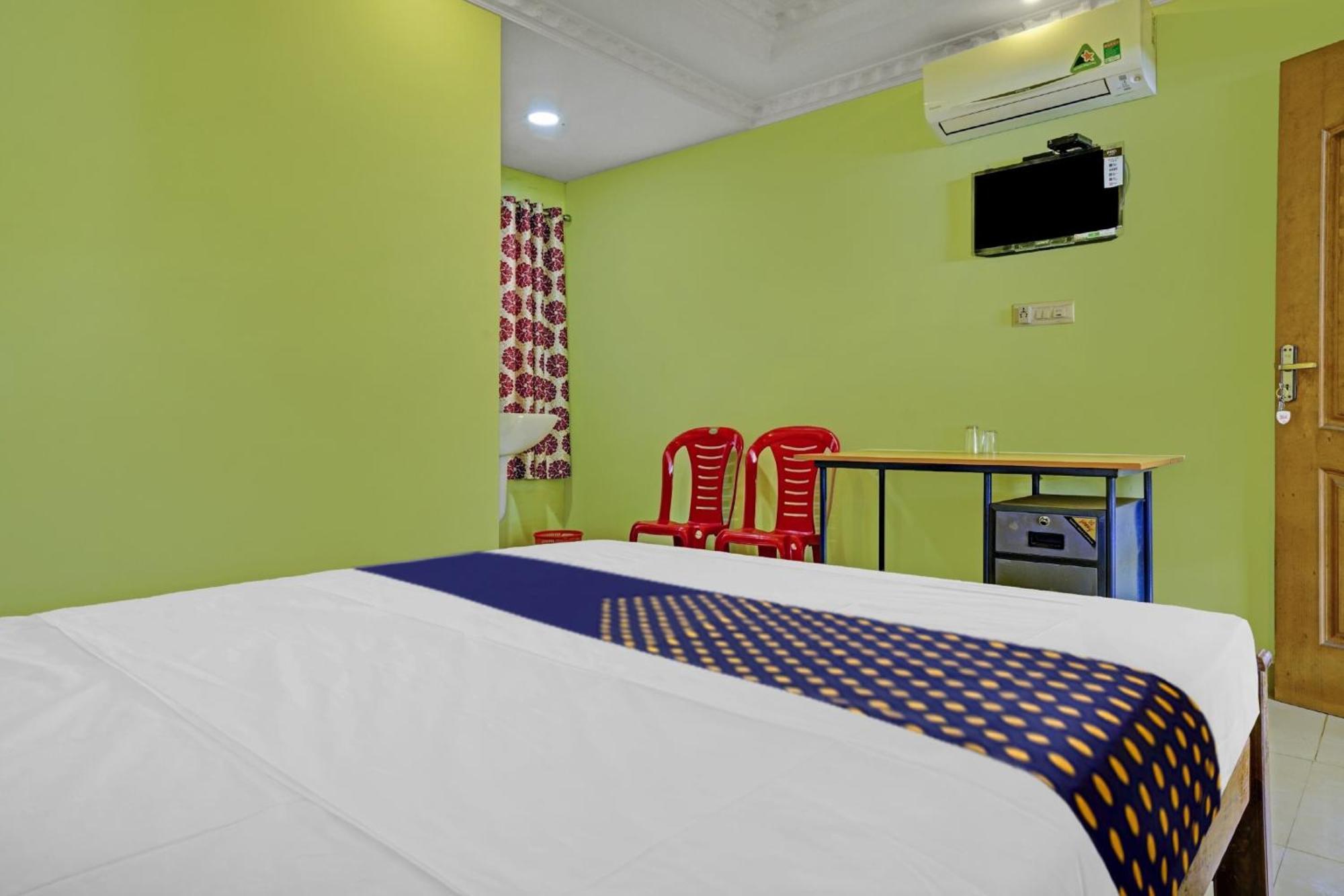 Hotel O Ss Residency Punalur Luaran gambar