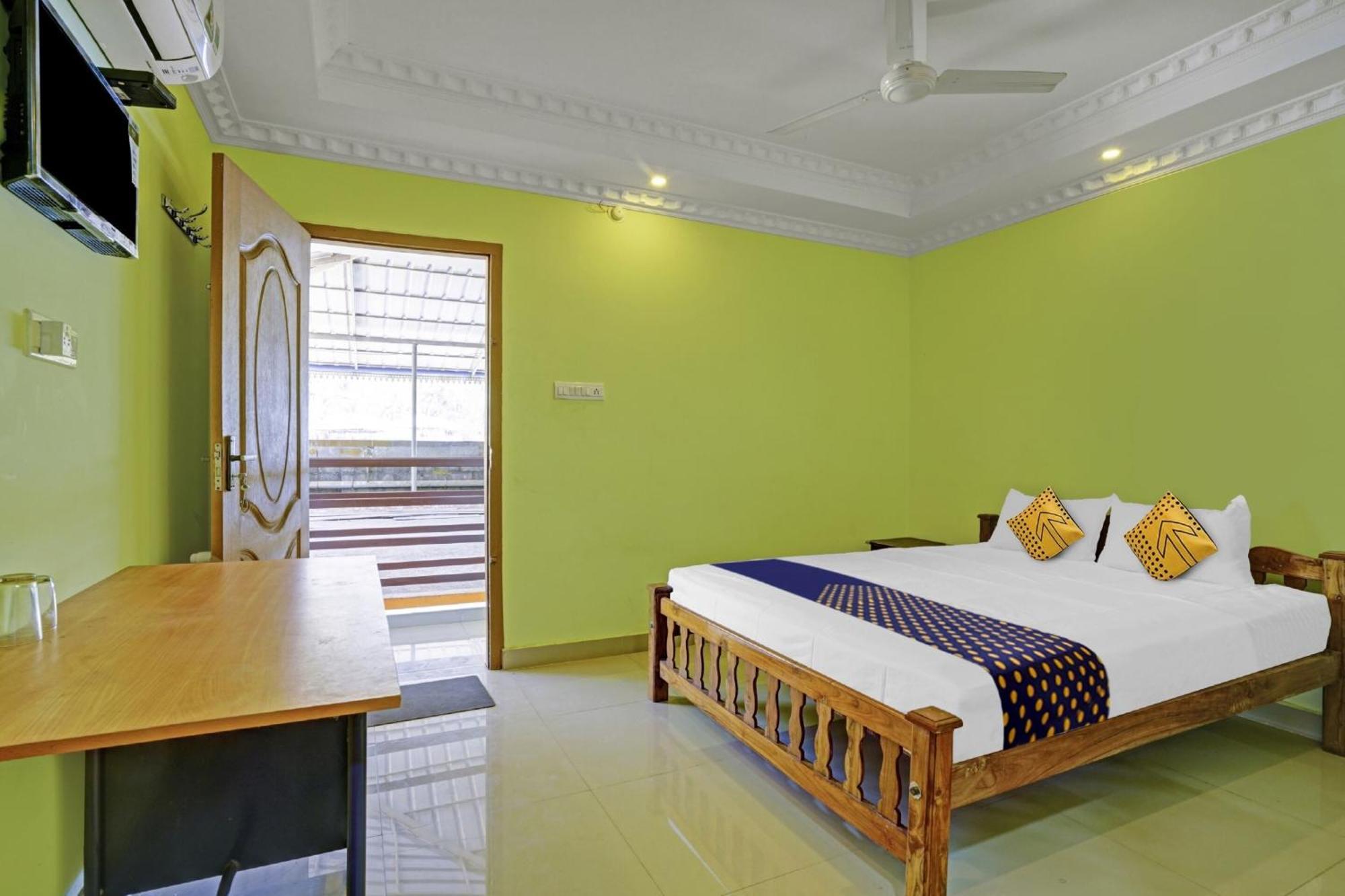 Hotel O Ss Residency Punalur Luaran gambar