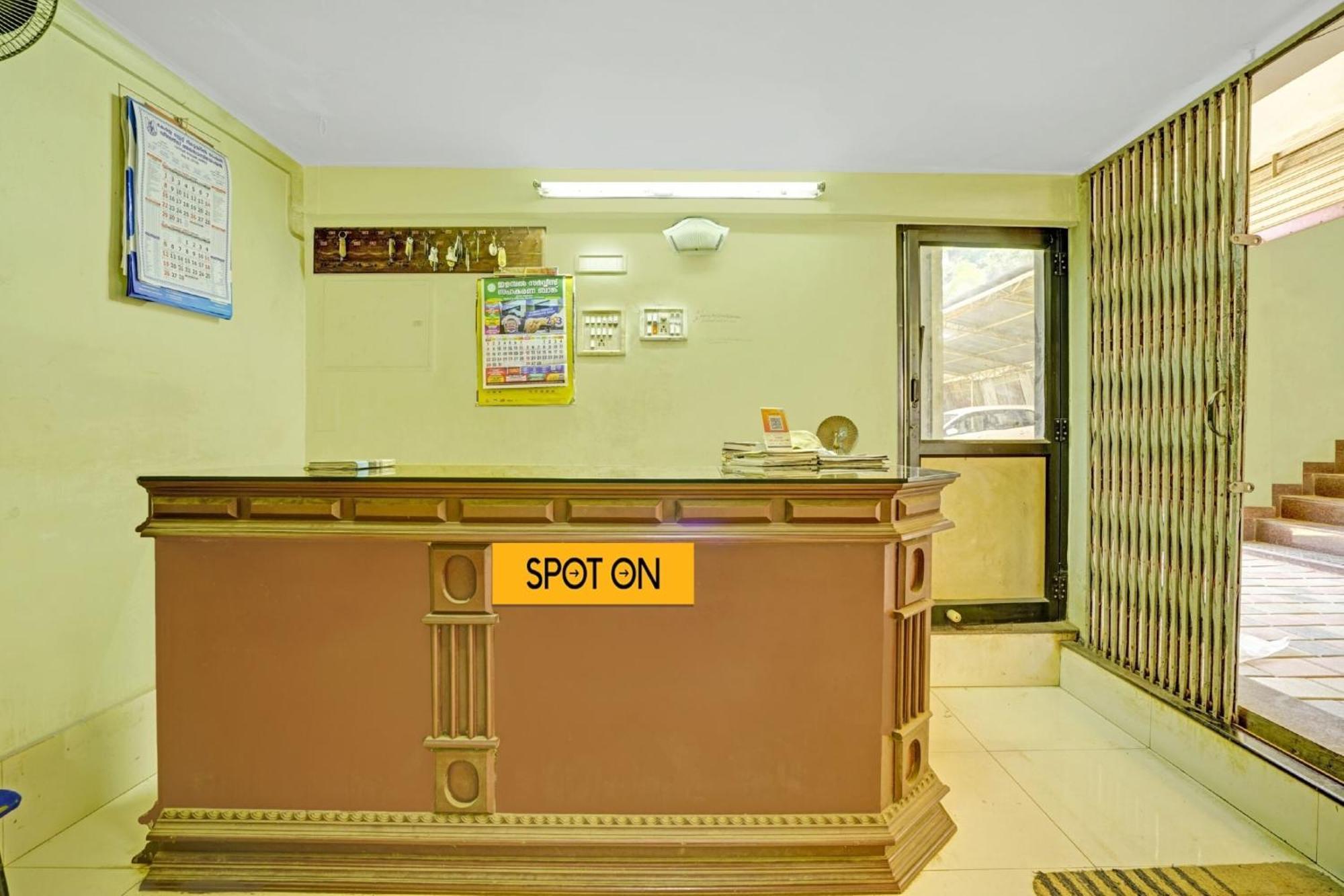 Hotel O Ss Residency Punalur Luaran gambar